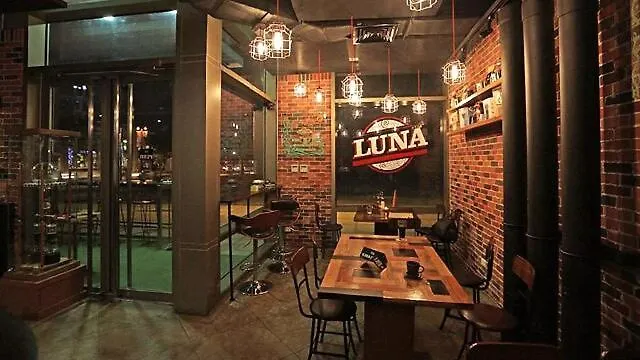 Casa Choy - Uptown Parksuites Ii Bgc Luxury 1br King Bed With Balcony 1 Minute Walk To Uptown Mall And Jp Morgan Manila