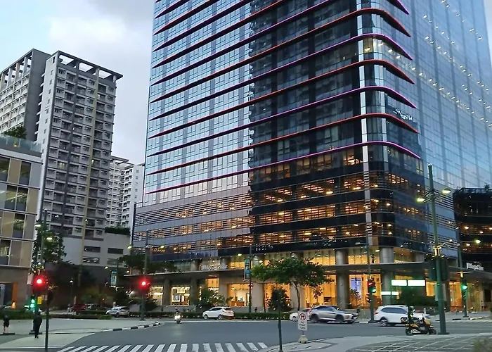 Casa Choy - Uptown Parksuites Ii Bgc Luxury 1br King Bed With Balcony 1 Minute Walk To Uptown Mall And Jp Morgan *