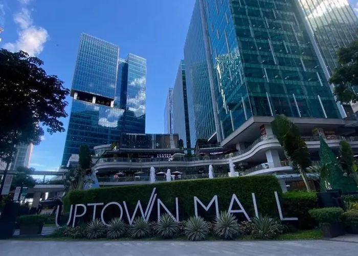 Apartamento Casa Choy - Uptown Parksuites Ii Bgc Luxury 1br King Bed With Balcony 1 Minute Walk To Uptown Mall And Jp Morgan
