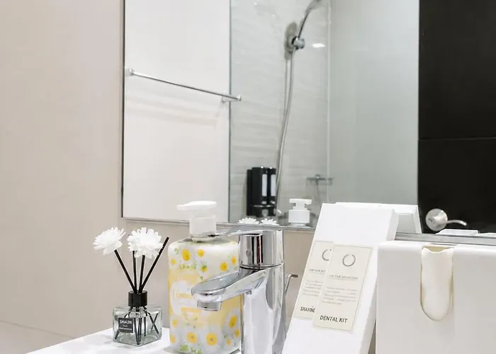 Apartamento Casa Choy - Uptown Parksuites Ii Bgc Luxury 1br King Bed With Balcony 1 Minute Walk To Uptown Mall And Jp Morgan