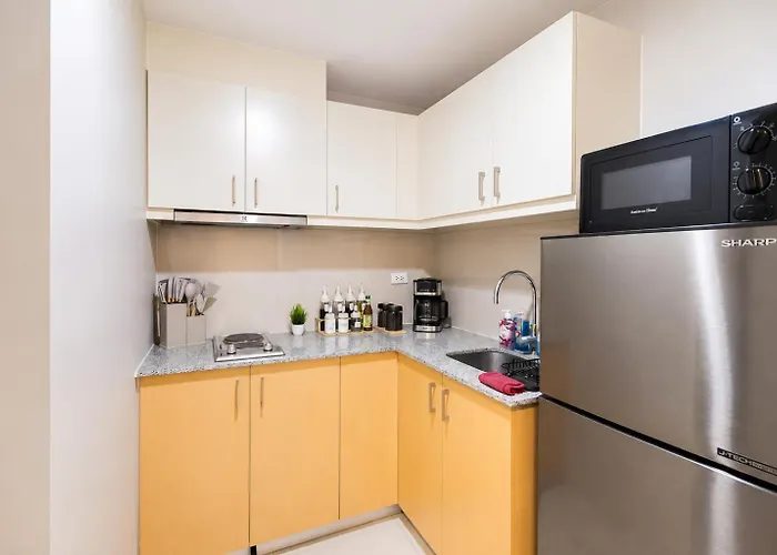Casa Choy - Uptown Parksuites Ii Bgc Luxury 1br King Bed With Balcony 1 Minute Walk To Uptown Mall And Jp Morgan Manila