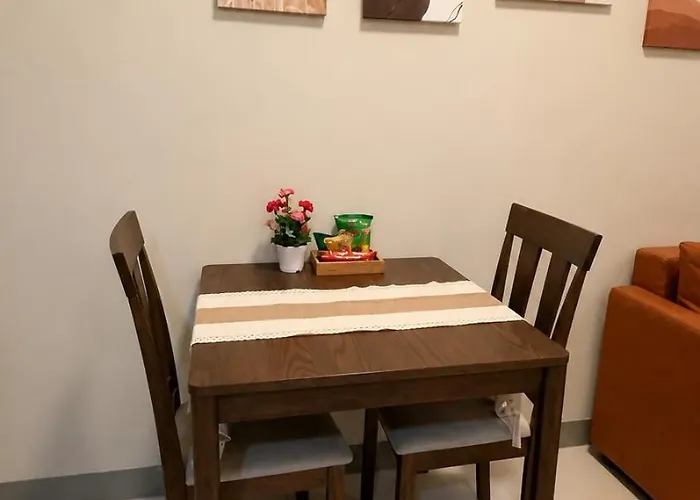 Casa Choy - Uptown Parksuites Ii Bgc Luxury 1br King Bed With Balcony 1 Minute Walk To Uptown Mall And Jp Morgan Manila